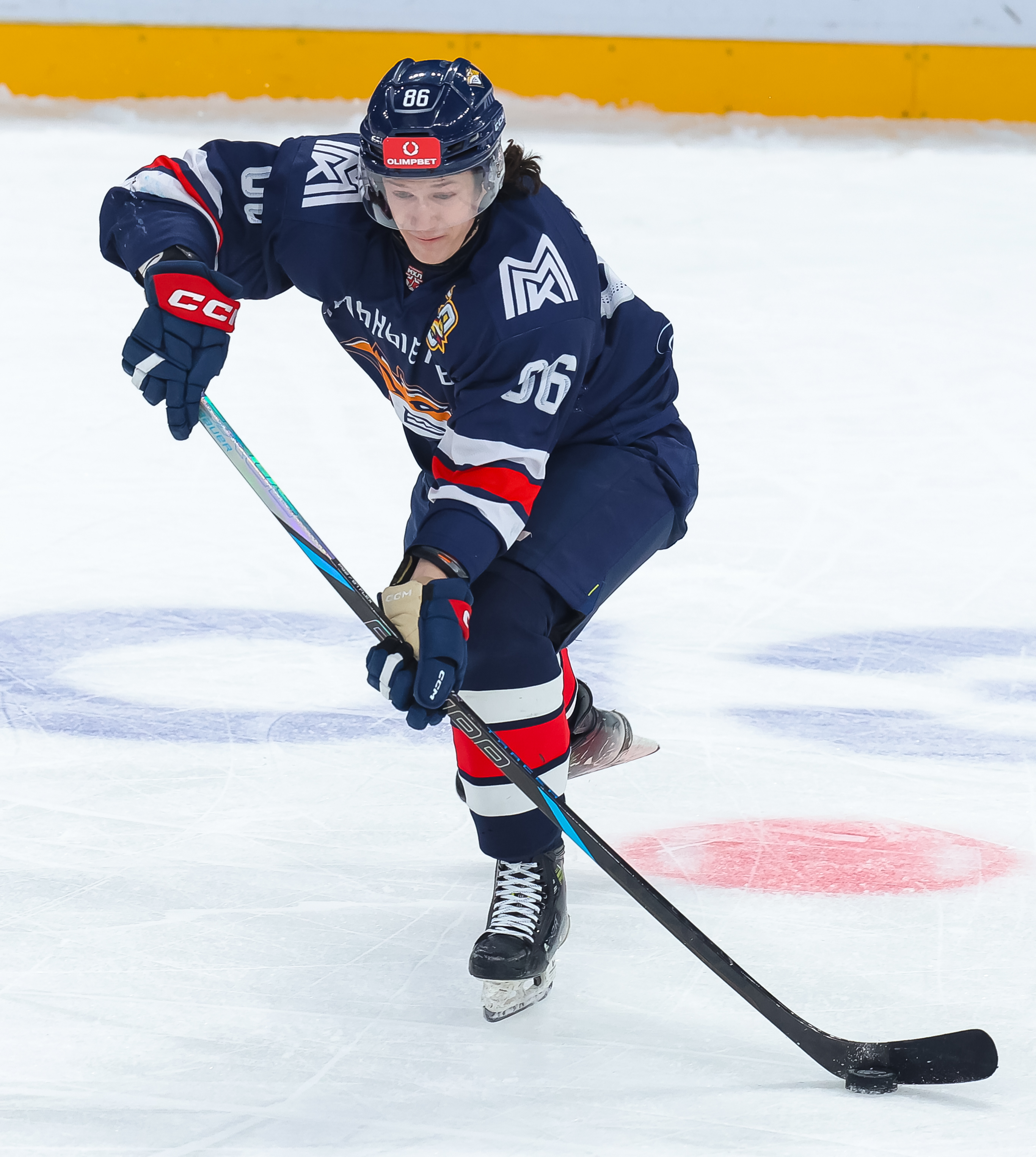 «Стальные Лисы» провели насыщенный матч, но уступили «Молоту» в Магнитогорске